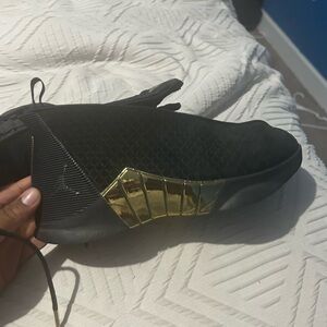 Nike Men's Black and Gold Sneakers